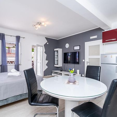 Feather Studio Apartment - Free Private Parking - Self Check-In Dubrovnik Eksteriør billede